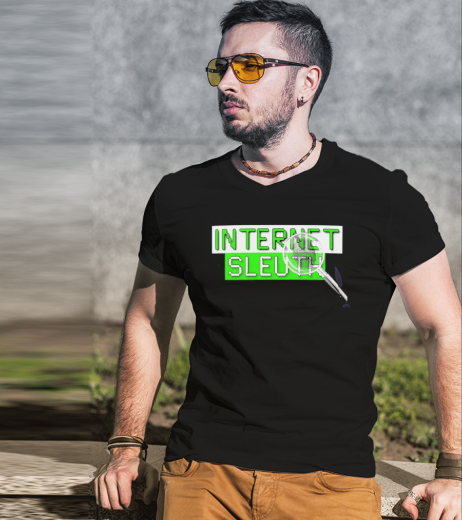Internet Sleuth Magnifying Glass Green T-Shirt