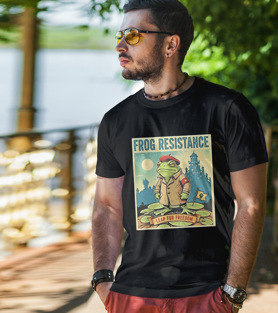 Classic Frog Resistance Leap For Freedom Castle Beret Moonlight Lily Pads T-Shirt