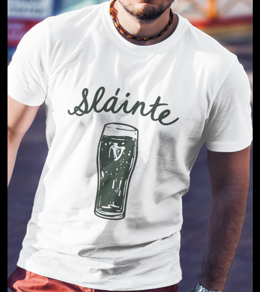 Sláinte St Patrick's Day Pint Glass Cheers T-Shirt