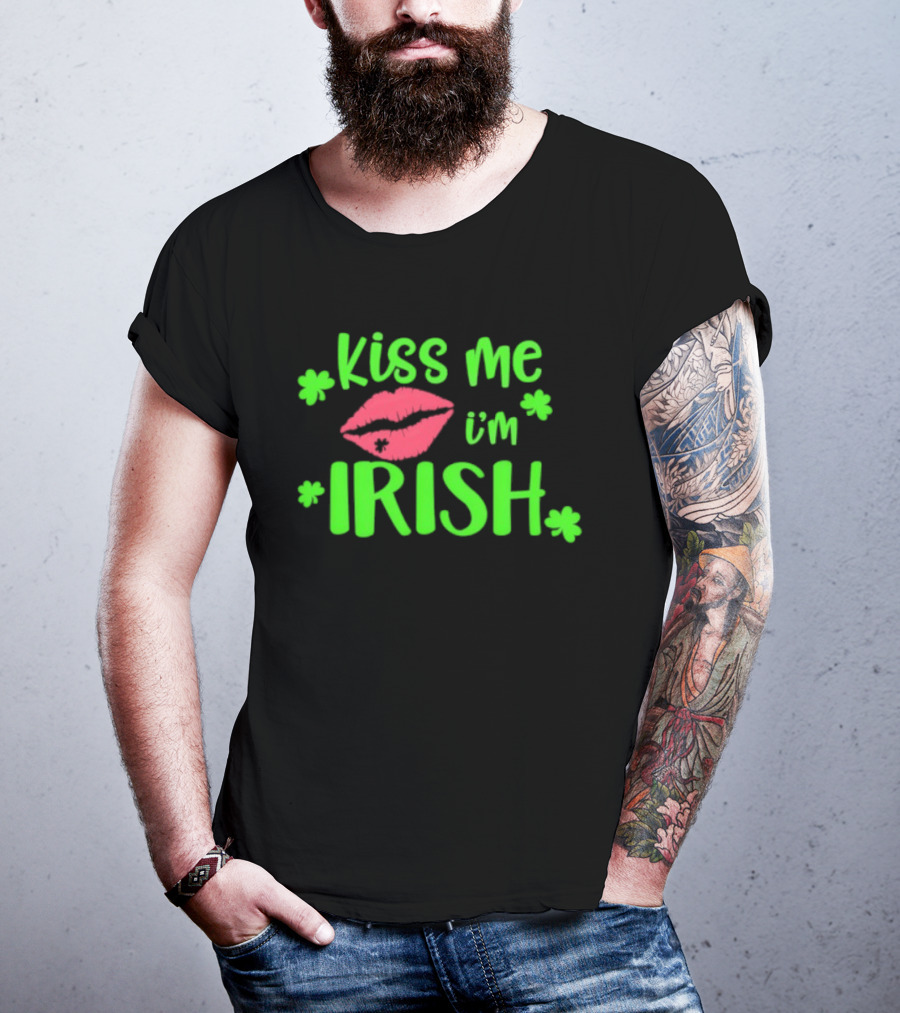 Kiss Me I'm Irish Shamrock Lips St Patrick's Day T-Shirt