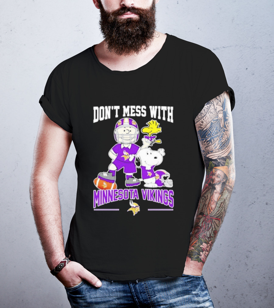 Don't Mess With Minnesota Vikings Charlie Brown Snoopy T-Shirt