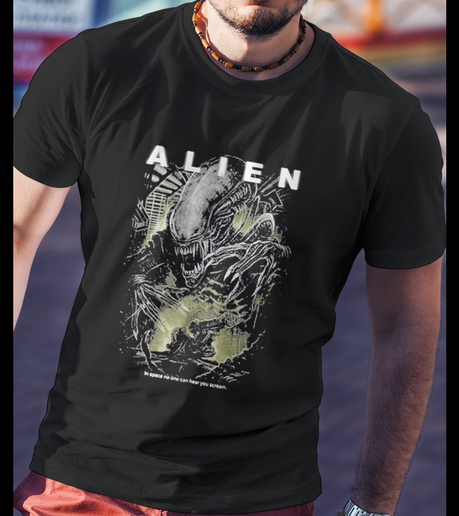 Alien In Space No One Can Hear You Scream Movie T-Shirt