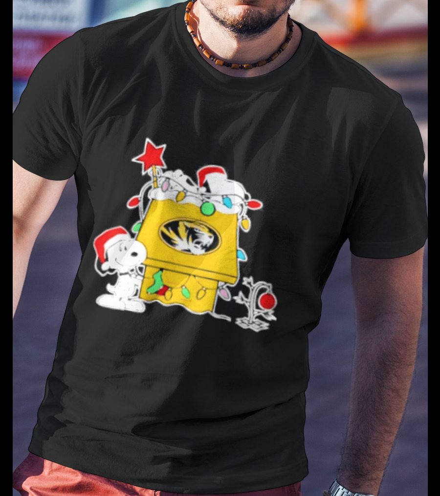 Snoopy Missouri Tigers Christmas Holiday 2025 Peanuts Festive Celebration T-Shirt