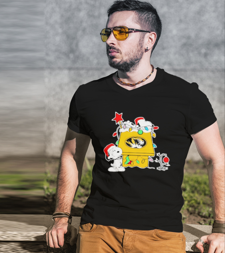 Snoopy Missouri Tigers Christmas Holiday 2025 Peanuts Festive Celebration T-Shirt