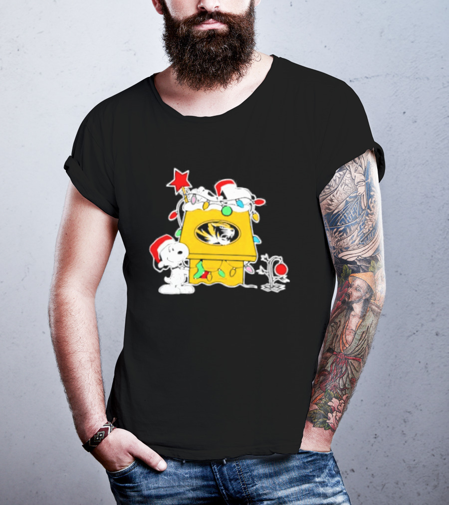 Snoopy Missouri Tigers Christmas Holiday 2025 Peanuts Festive Celebration T-Shirt