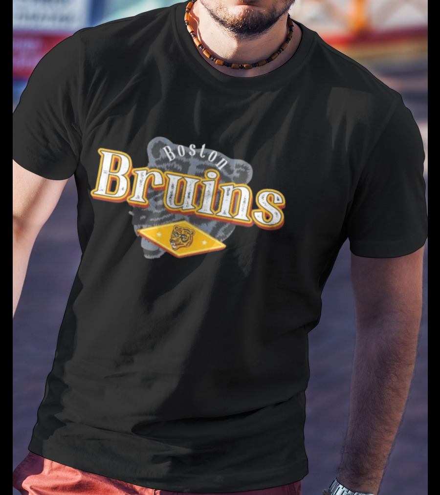 Boston Bruins NHL Vintage Black Bear T-Shirt