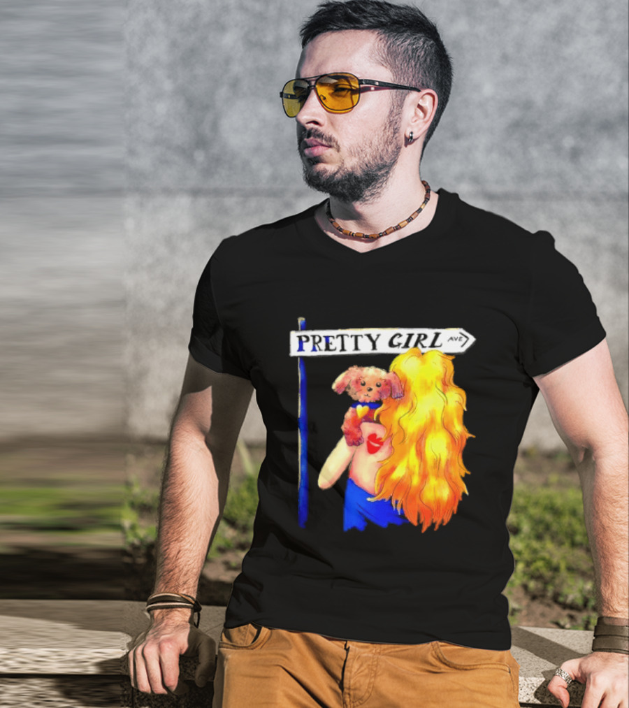 Pretty Girl Avenue Blonde Woman With Teddy Bear And Heart Tattoo T-Shirt