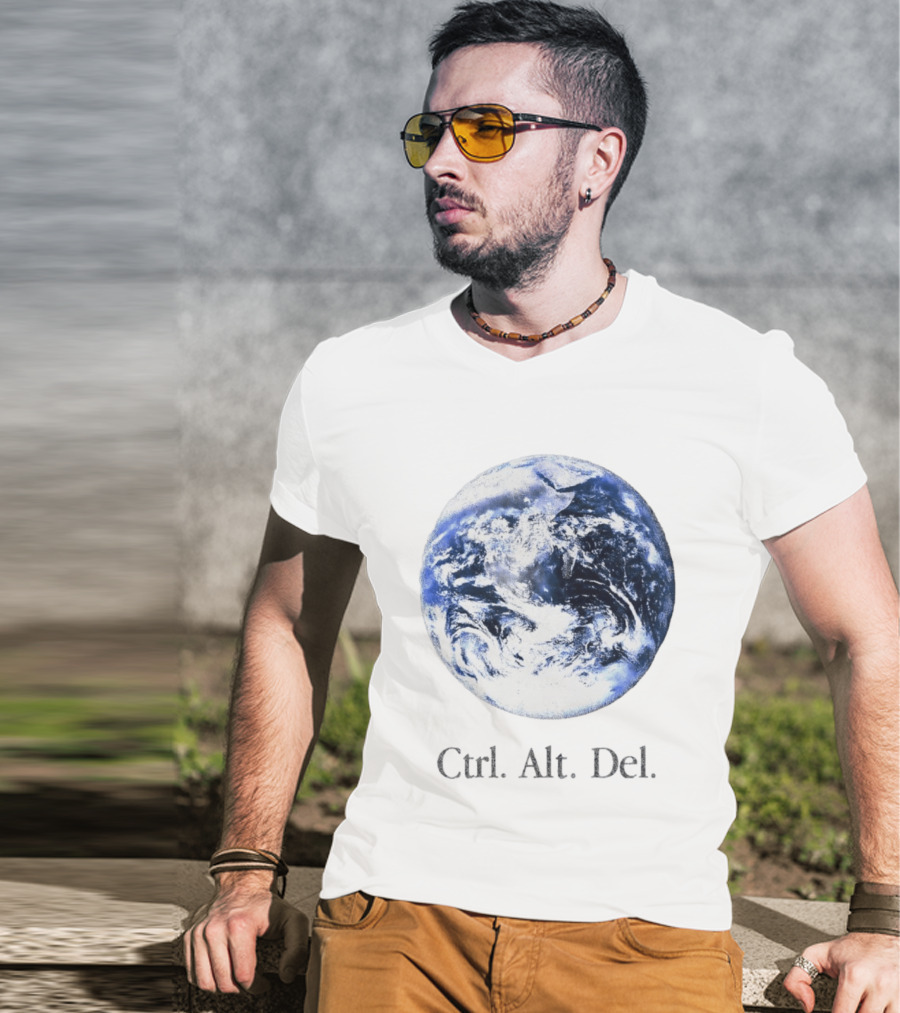 Earth Ctrl Alt Del Retro Computing Humor T-Shirt