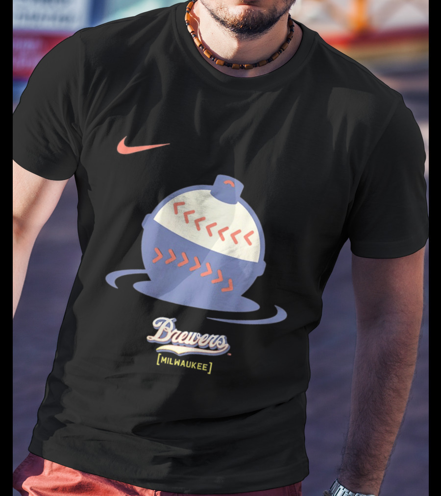 Milwaukee Brewers Large Retro Baseball Cap T-Shirt