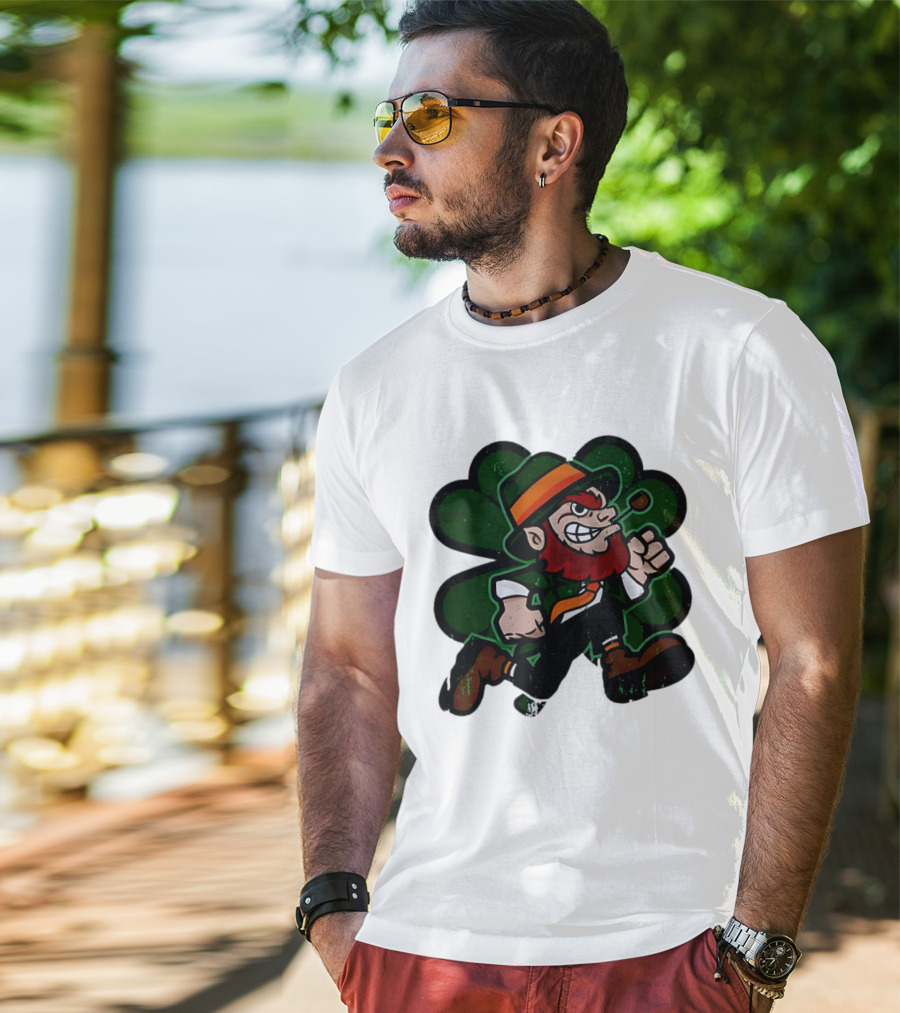 Leprechaun St. Patrick's Day Four Leaf Clover Smoking Pipe Vintage Irish T-Shirt