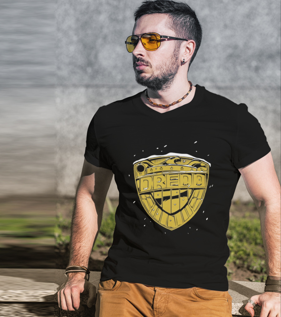 Judge Dredd Badge Winter Holiday Snowflakes T-Shirt