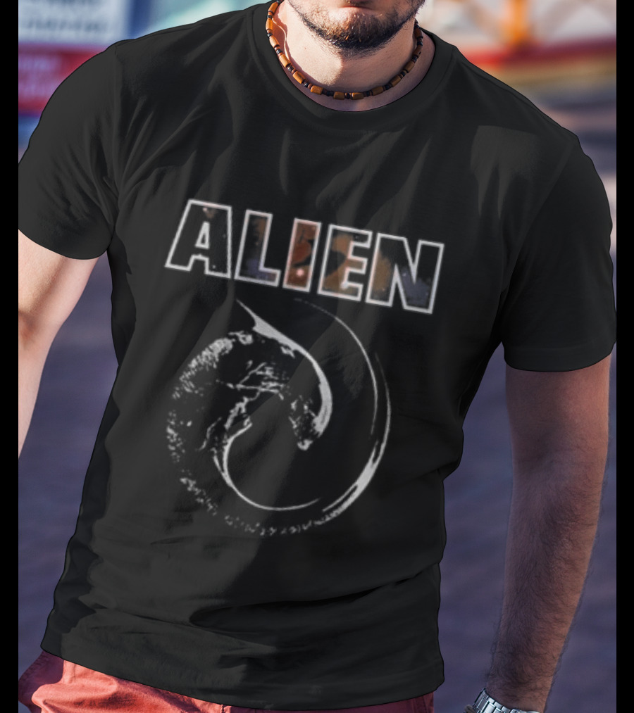 Alien In Space No One Can Hear You Scream T-Shirt