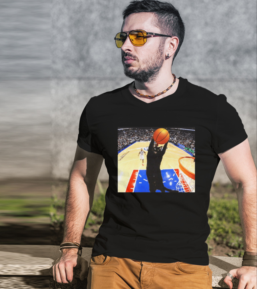 Jarrett Allen Cat Dunking Basketball On Court T-Shirt