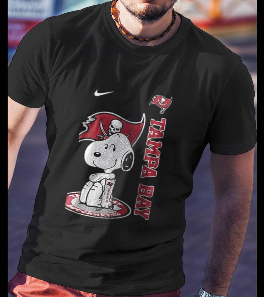 Tampa Bay Buccaneers Snoopy Football Memories Peanuts Collaboration T-Shirt