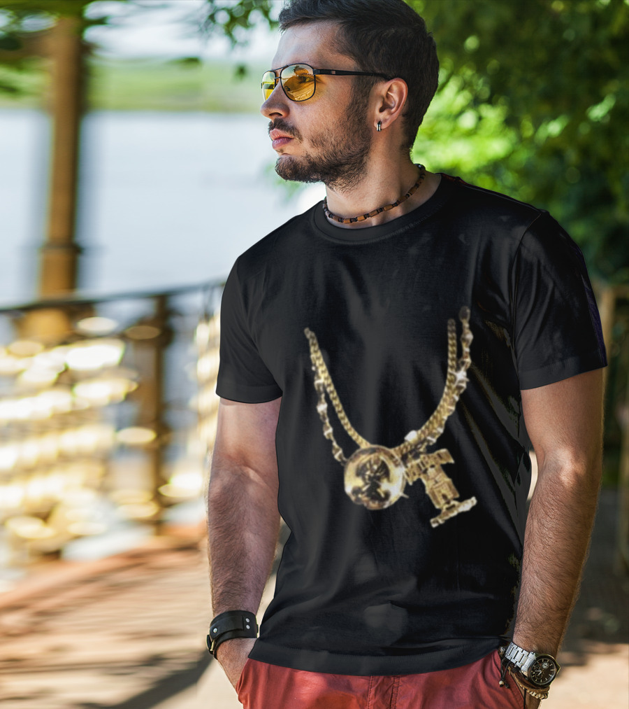 2Pac Gold Necklace Iconic Hip Hop Jewelry T-Shirt