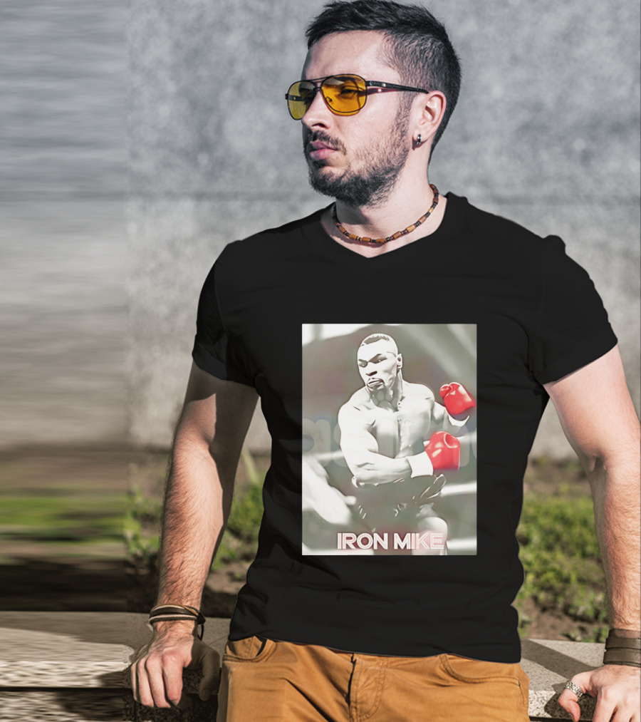 Boxing Legend Iron Mike Tyson Vintage Style Red Gloves T-Shirt