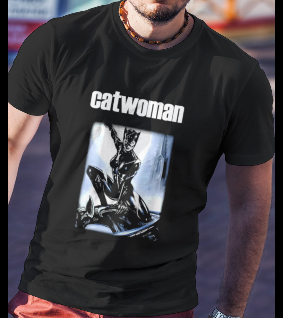 Catwoman Selina Kyle DC Comics Gotham Stealth Pose T-Shirt