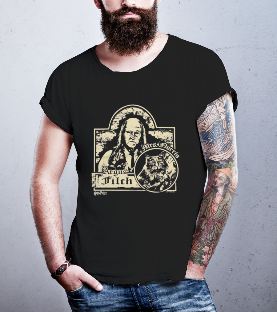 Mr. Argus Filch Và Mrs. Norris Witch World Caretaker And Cat T-Shirt