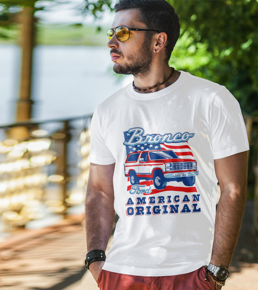Bronco Ford American Original Vintage Truck Classic Stars And Stripes T-Shirt