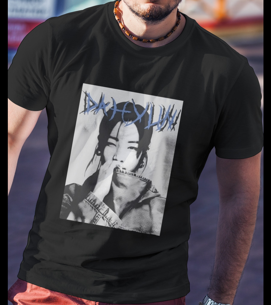 DAHYUN Photo Blue Text Style Black And White Image T-Shirt