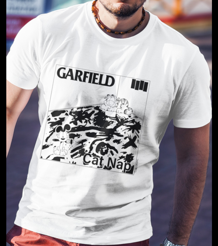 GARFIELD Cat Nap Rug Nap Scene T-Shirt