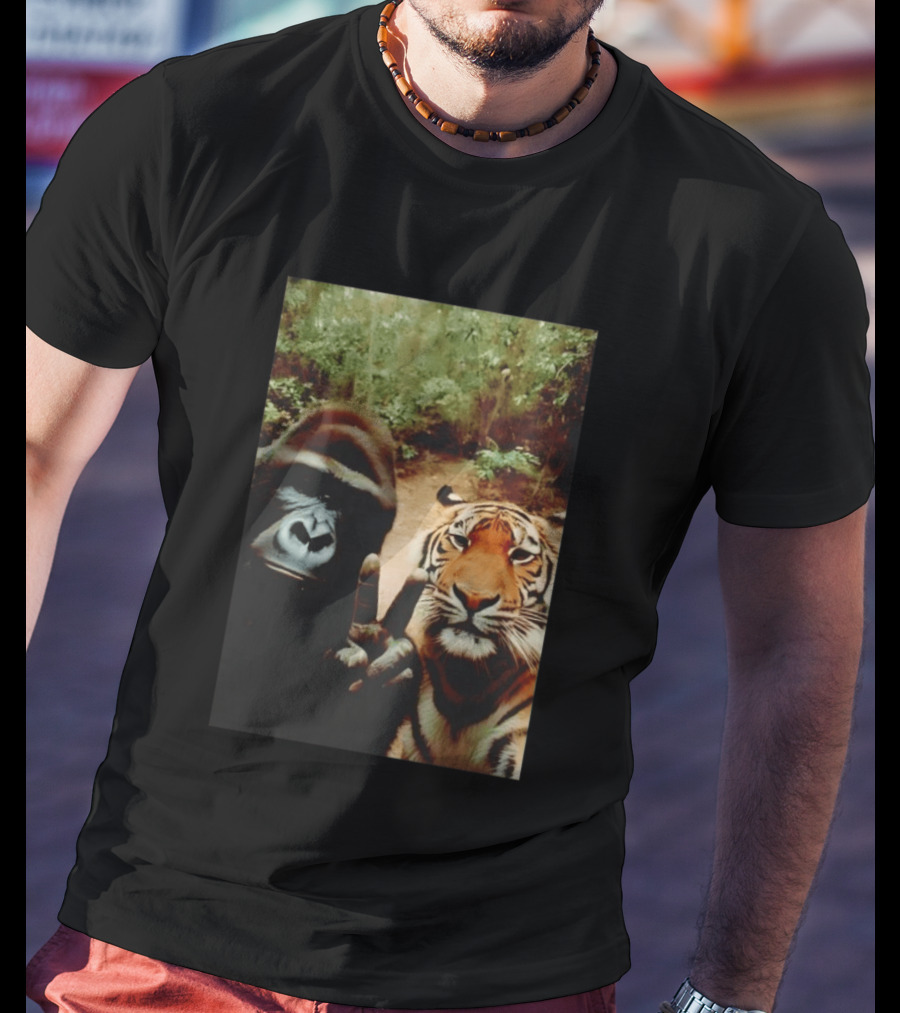 Gorilla And Tiger Peace Selfie Hi T-Shirt