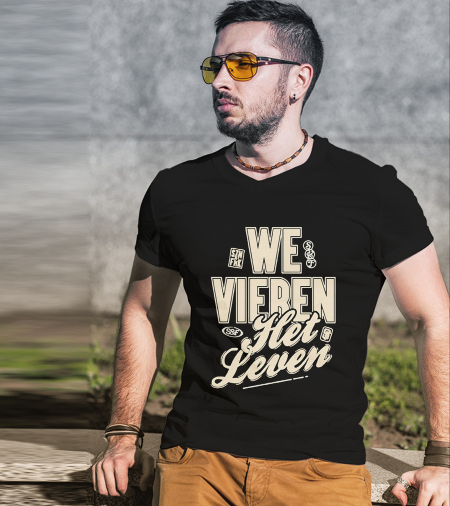 We Vieren Het Leven Tekst Stijl Met Bubbels En Sterren T-Shirt