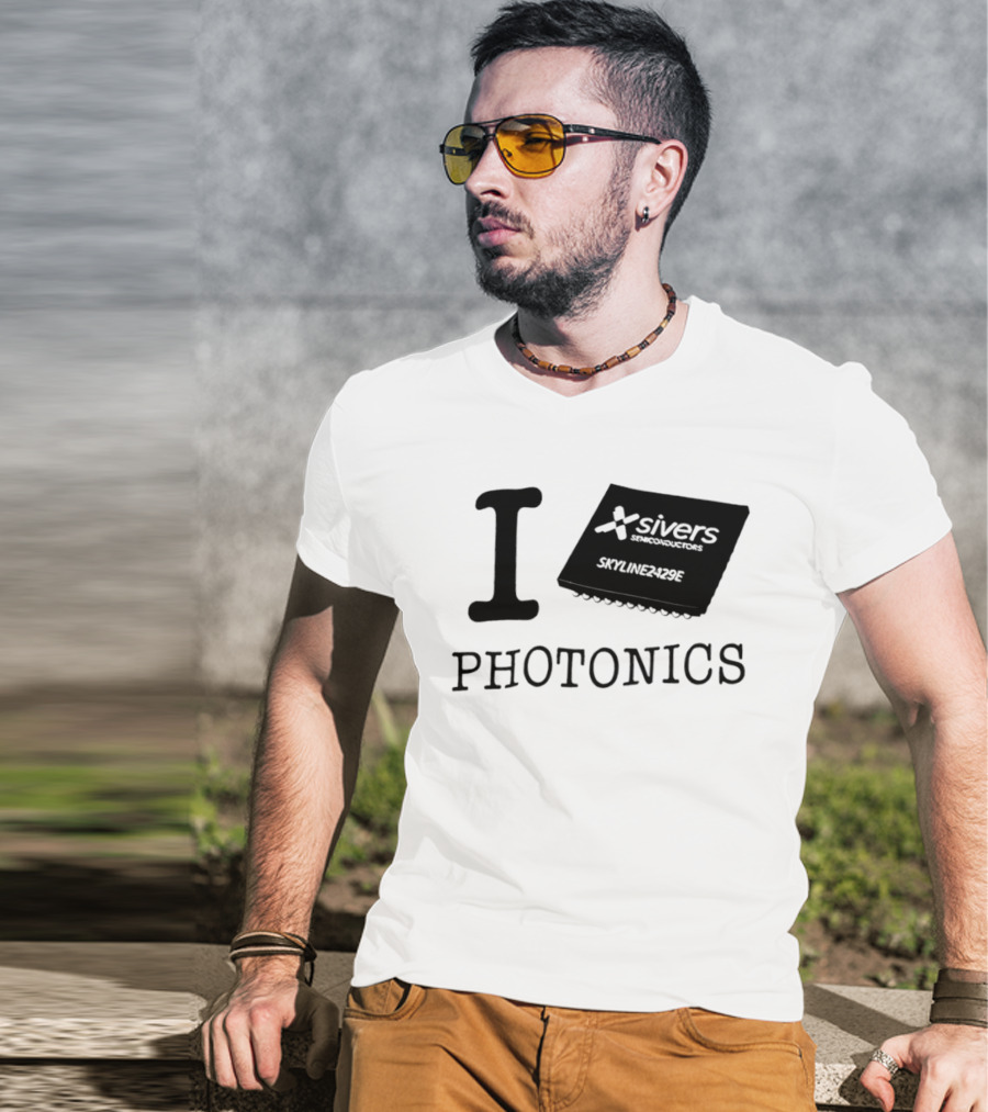 I Love Photonics Sivers Semiconductors Skyline2429E Chip T-Shirt