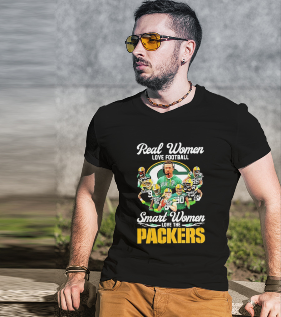 Real Women Love Football Smart Women Love The Packers T-Shirt