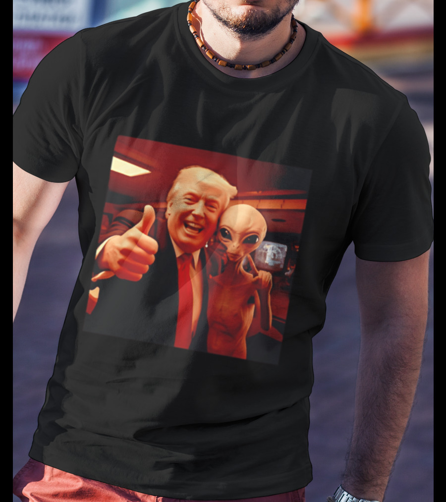 Trump Alien Selfie Ultimate UFO Disclosure Image T-Shirt
