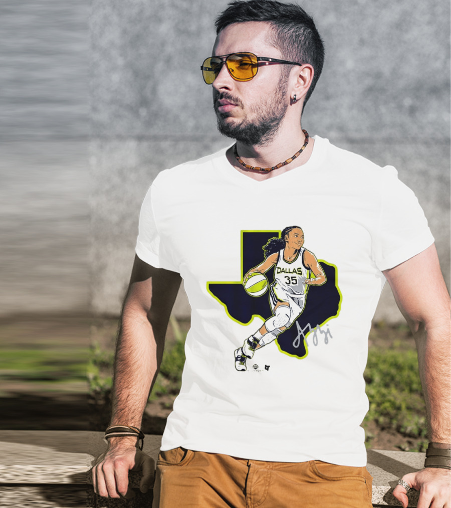 Dallas Basketball 35 Texas Map Player Dribbling T-Shirt