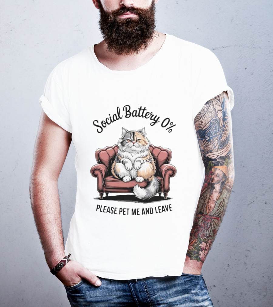 Social Battery 0% Cat Please Pet Me And Leave T-Shirt