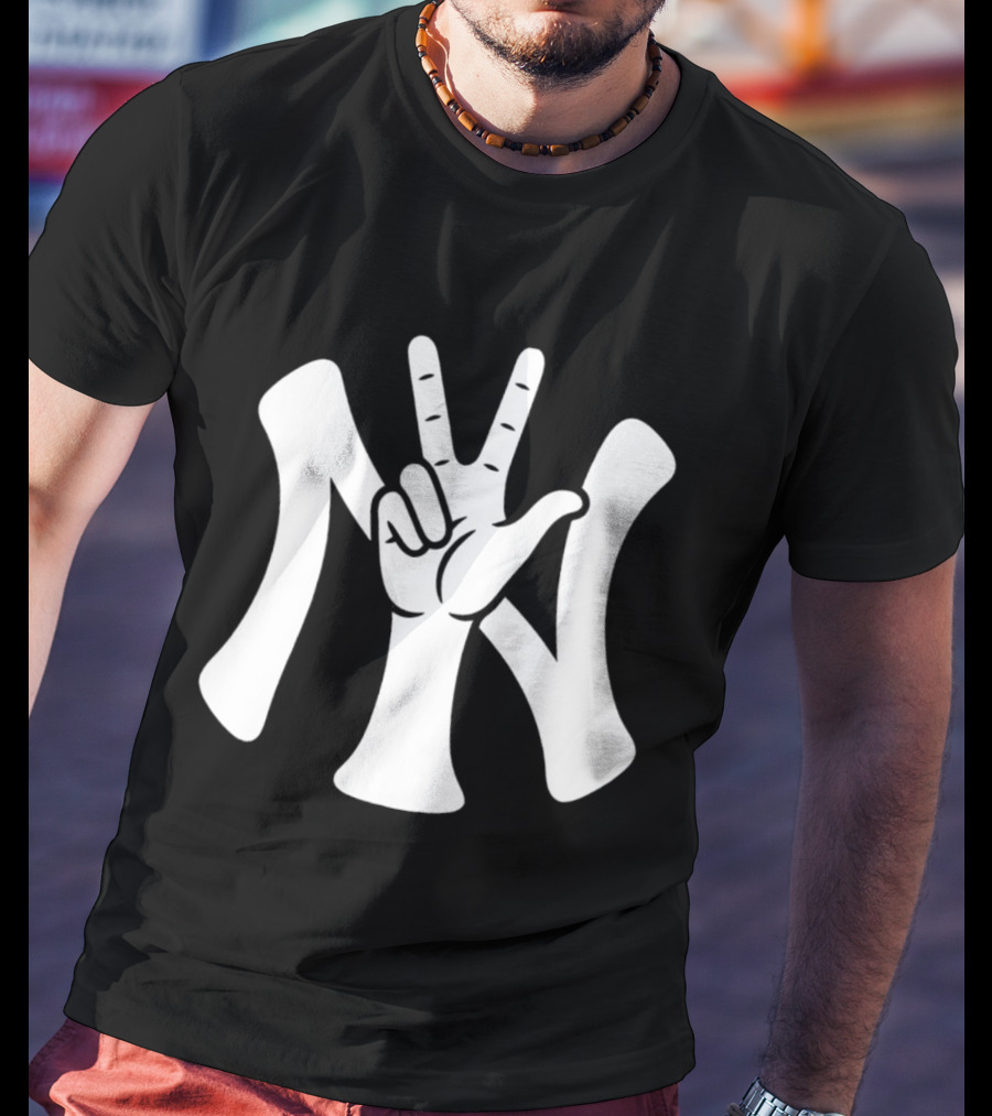 New York Yankees Peace Victory North Star Midwest Yankees Fan T-Shirt