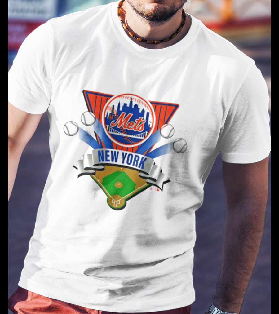 New York Mets Baseball Diamond Skyline And Bats T-Shirt