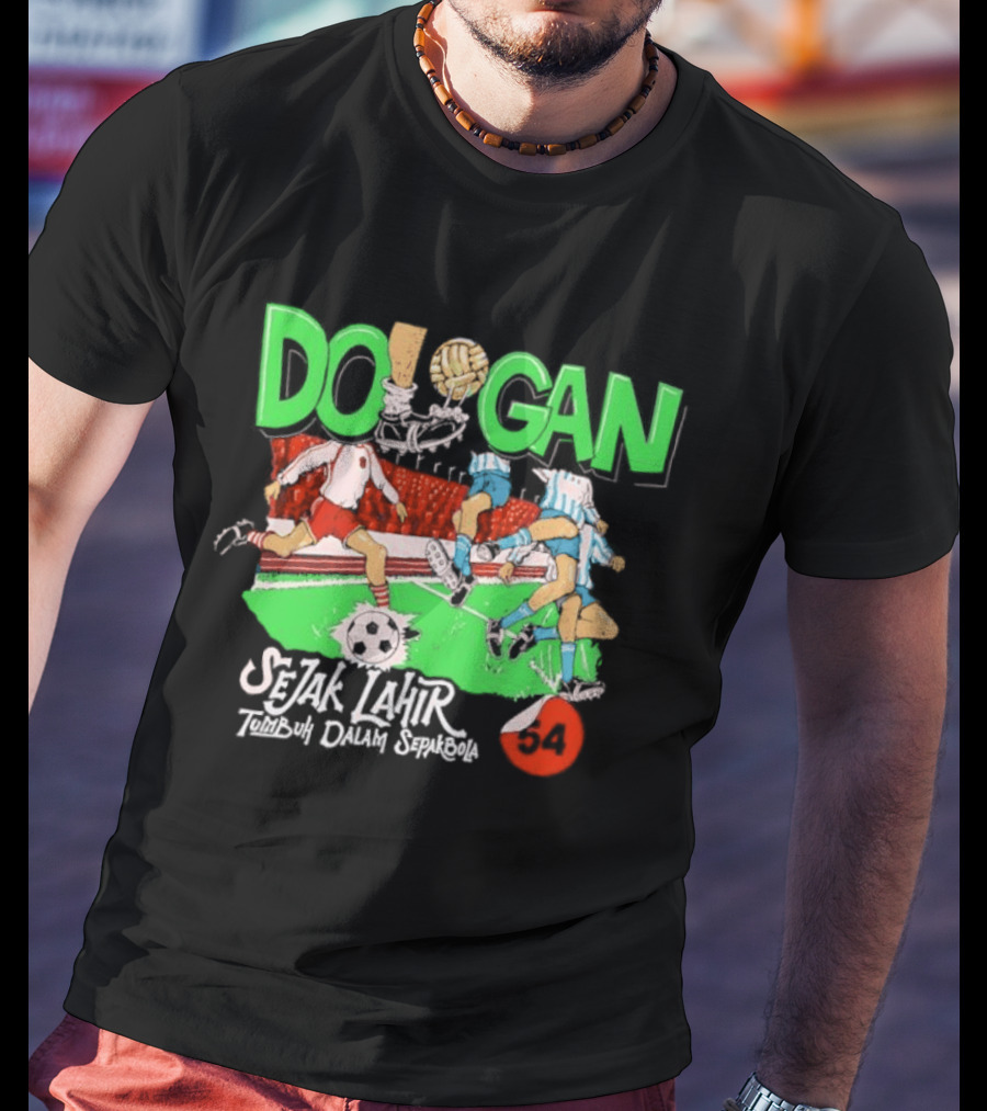 Dologan FC Sejak Lahir Tumbuh Dalam Sepakbola Retro Football Players And Field T-Shirt