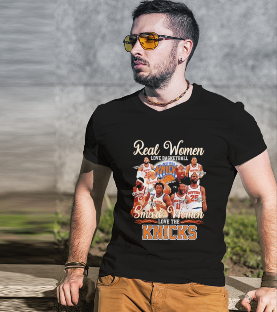Real Women Love Basketball Smart Women Love The New York Knicks T-Shirt
