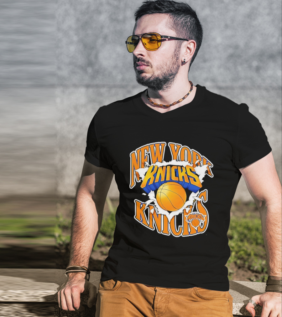 New York Knicks Bursting Basketball Knicks T-Shirt