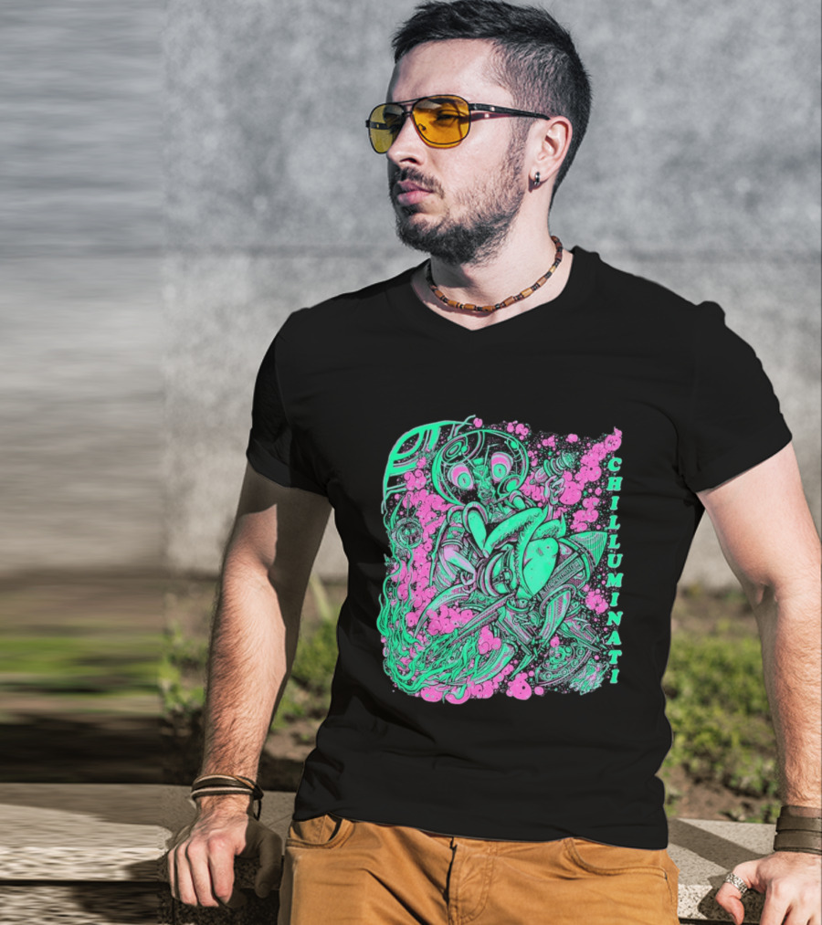 Chilluminati Alien Mantid Retro Comic Style Psychedelic T-Shirt