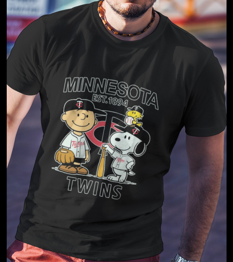 Minnesota Twins Est 1894 Snoopy Peanuts Baseball Charlie Brown Woodstock T-Shirt