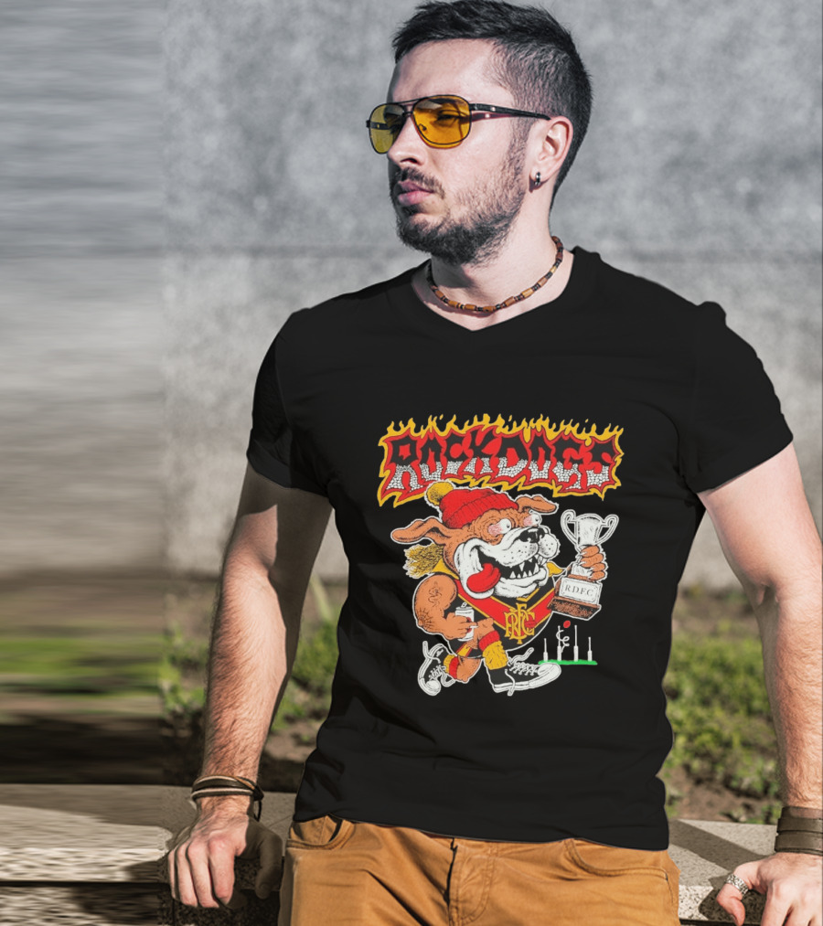 ROCKDOGS Bulldog RDFC Trophy Holder In Beanie And Sneakers T-Shirt
