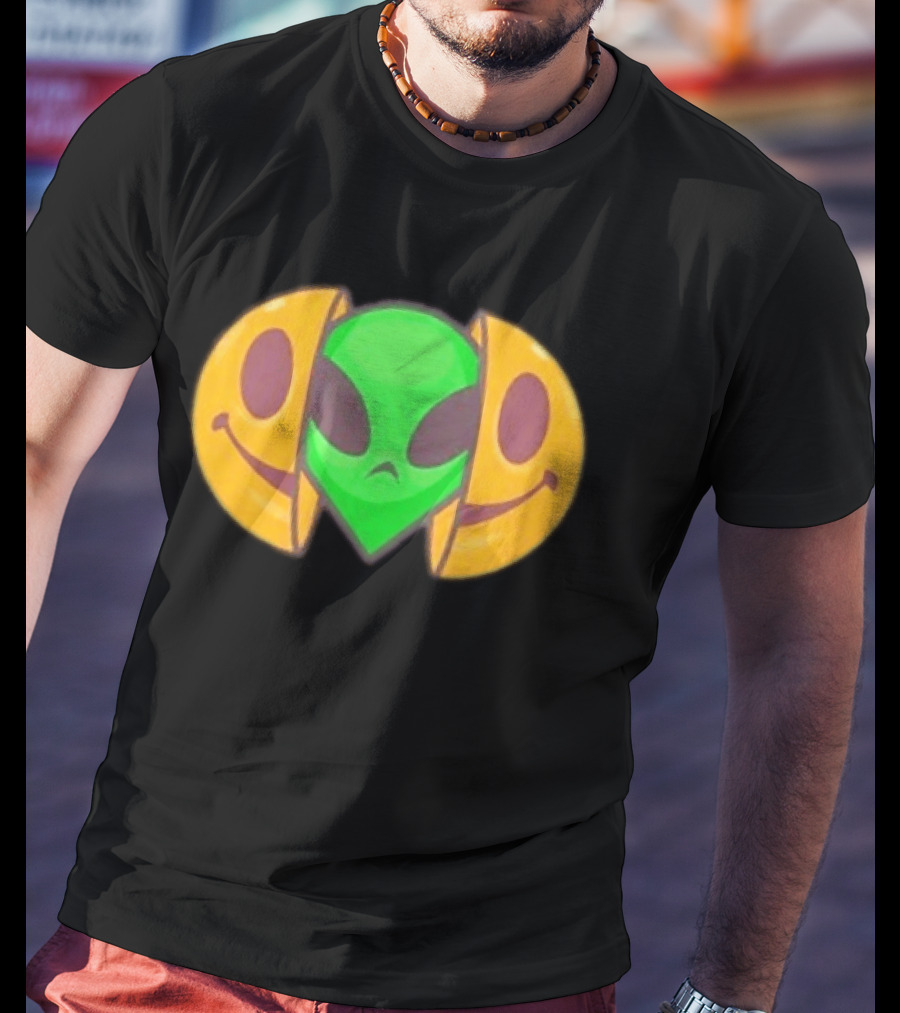 Grounded 2 Willow Alien In Halloween Jack O' Lantern Mask T-Shirt