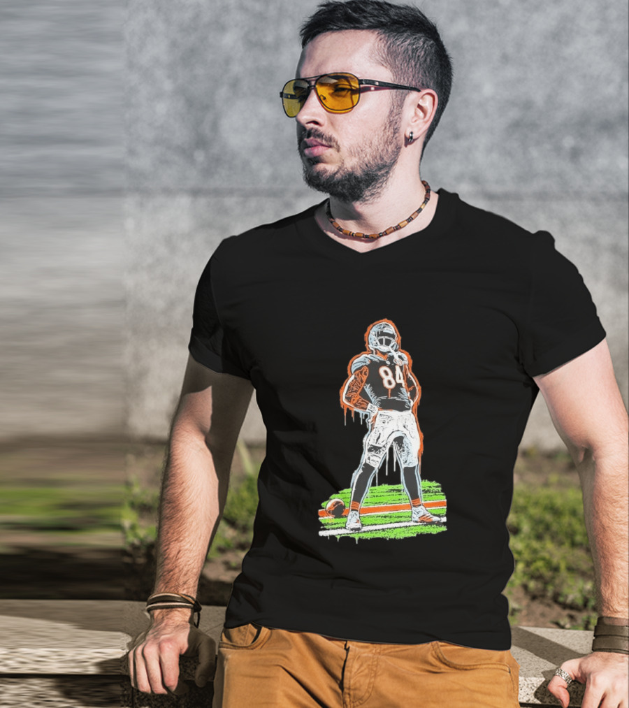 Chicago Bears Number 84 NFL Player Artwork Football Team Fan T-Shirt