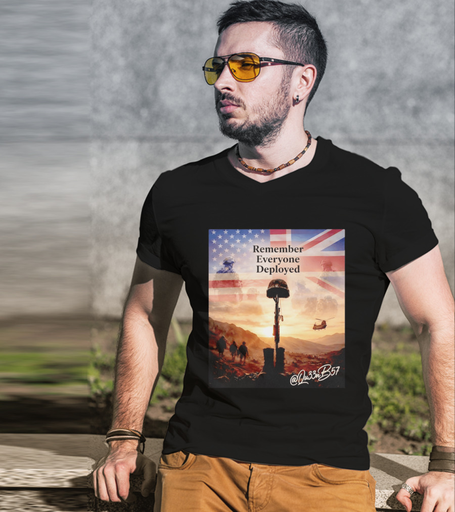 United States United Kingdom Remember Everyone Deployed Chinook Helicopter T-Shirt