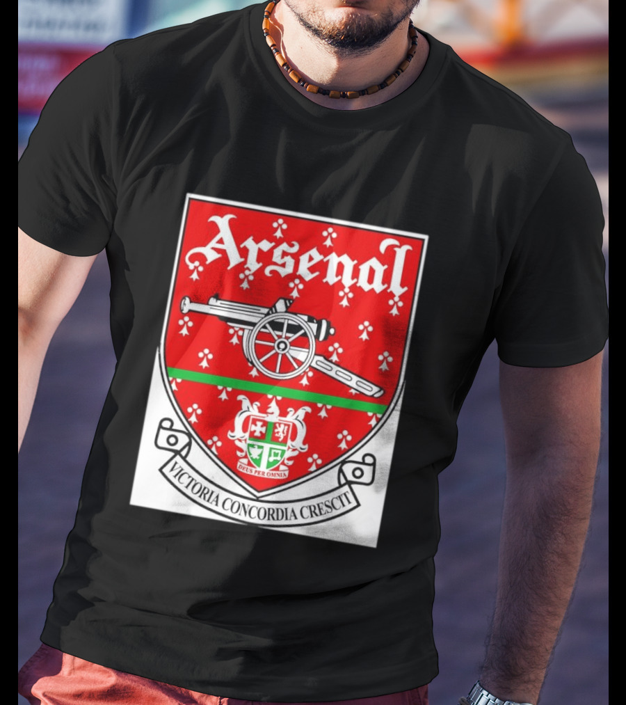 Arsenal FC Victoria Concordia Crescit Deus Per Omnia Crest Featuring Classic Cannon And Shield T-Shirt