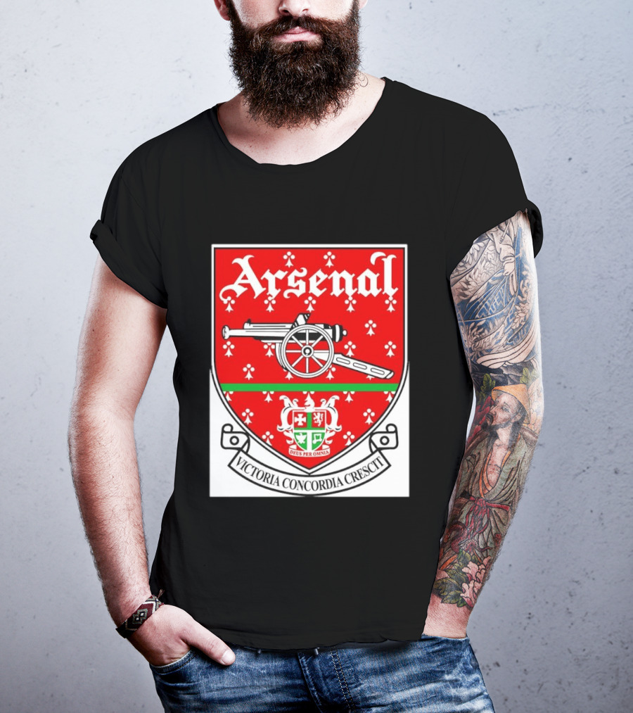 Arsenal FC Victoria Concordia Crescit Deus Per Omnia Crest Featuring Classic Cannon And Shield T-Shirt