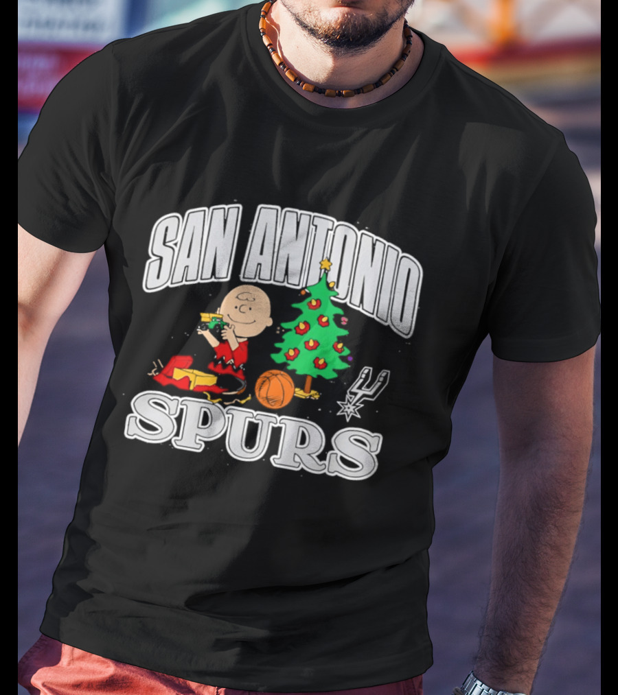 San Antonio Spurs Peanuts Charlie Brown Christmas Tree T-Shirt