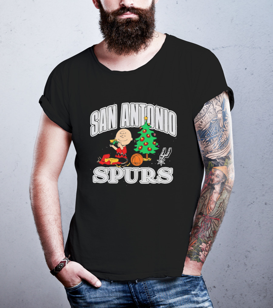 San Antonio Spurs Peanuts Charlie Brown Christmas Tree T-Shirt