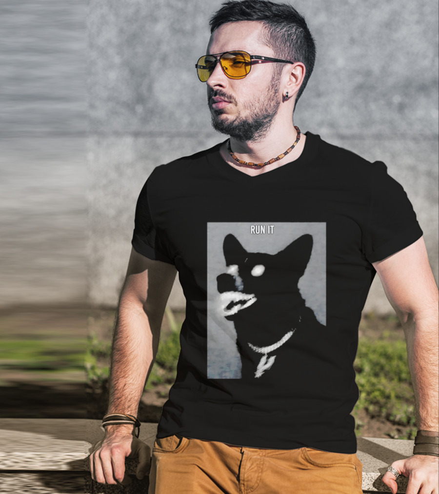 Run It Black Dog Diamond Grill Spurs Pendant T-Shirt