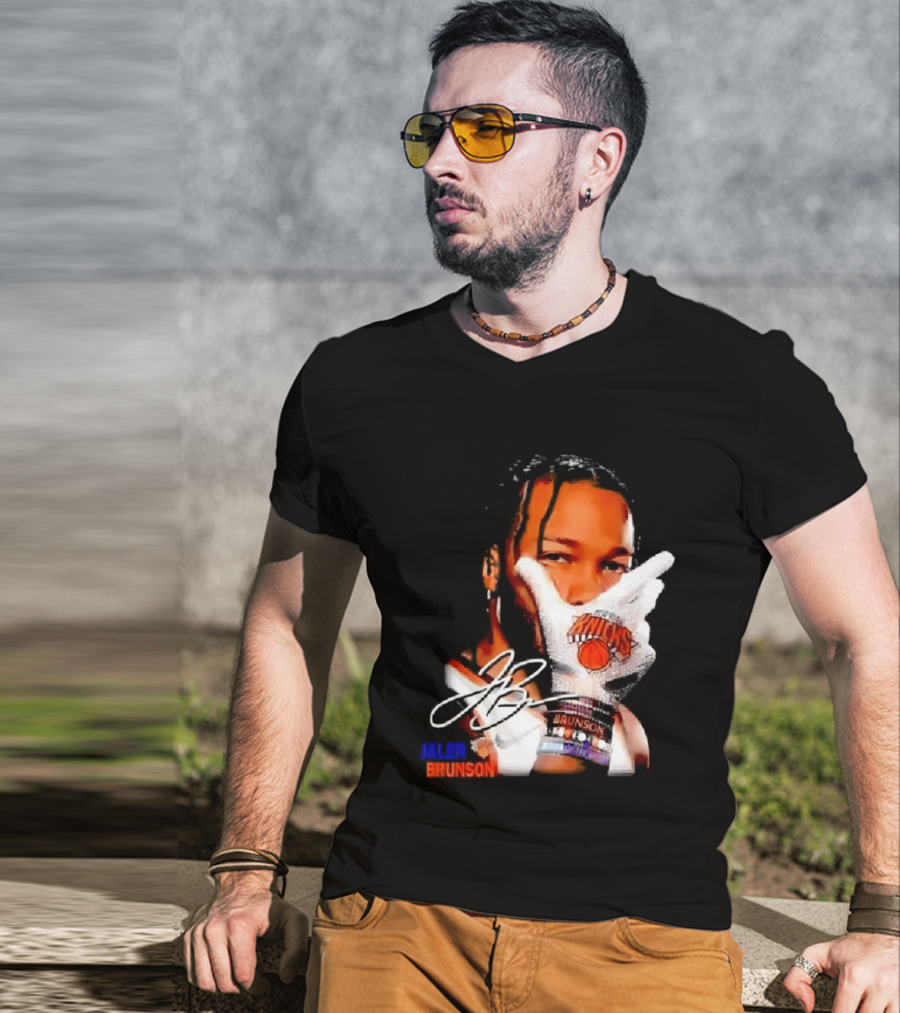 Jalen Brunson Knicks Gesture With Glove And JB Signature T-Shirt