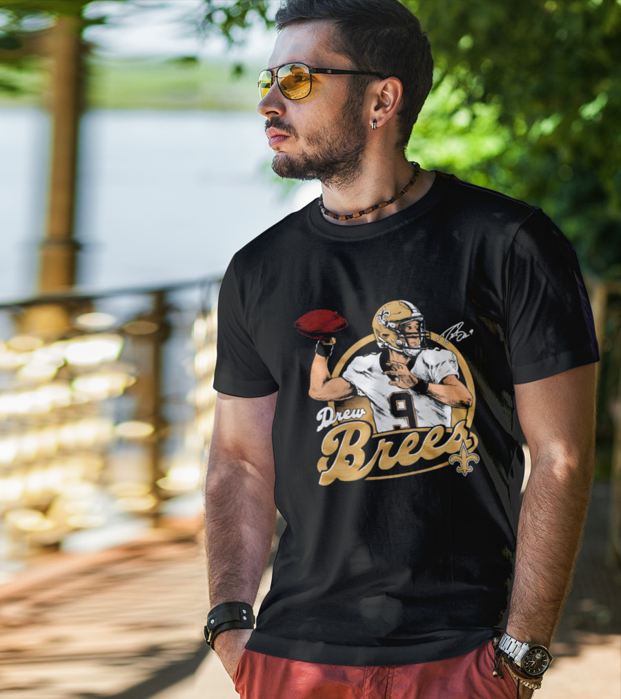 Drew Brees New Orleans Saints Quarterback Number 9 Classic Sports Fan Collector's Item T-Shirt